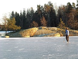 Frida vid Stor&ouml;n i Toftasj&ouml;n
